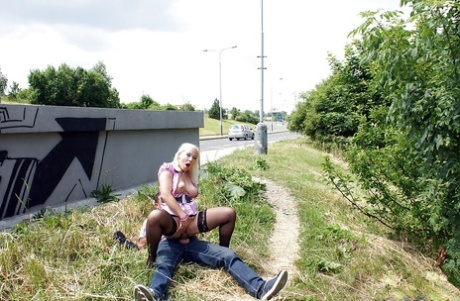 Chubby MILF in black stockings Veronika G gets slammed outdoor 64966867
