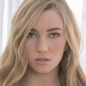 Kendra Sunderland